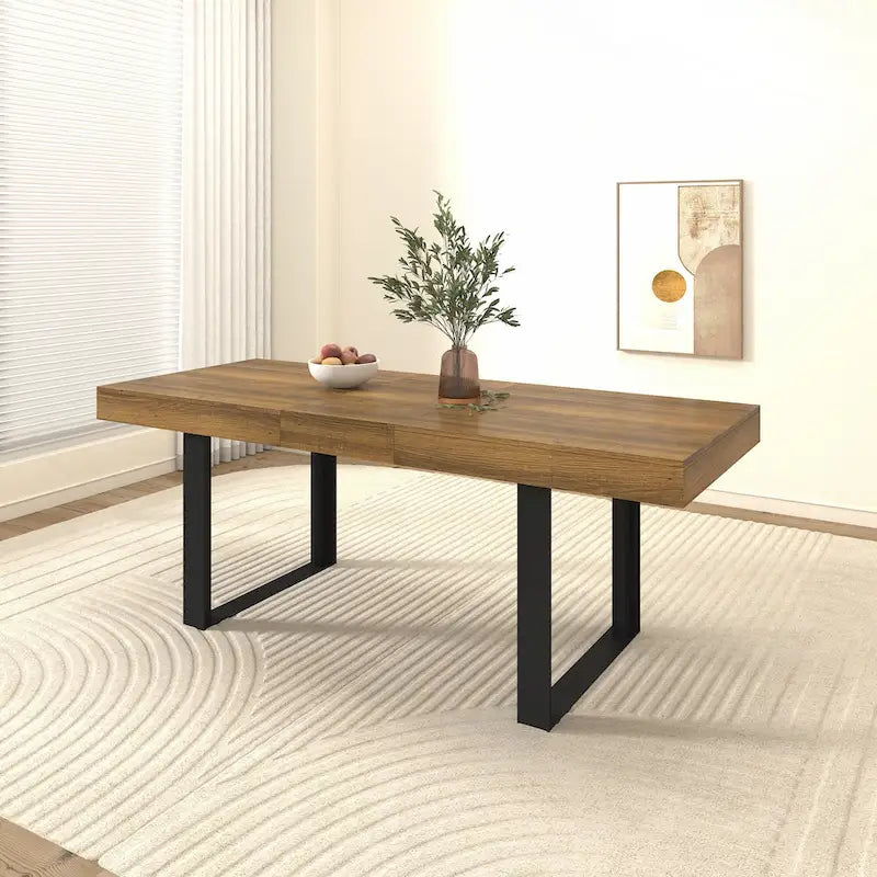 Versatile Extendable Dining Table for Large Gatherings, Enhancing Dining Experience