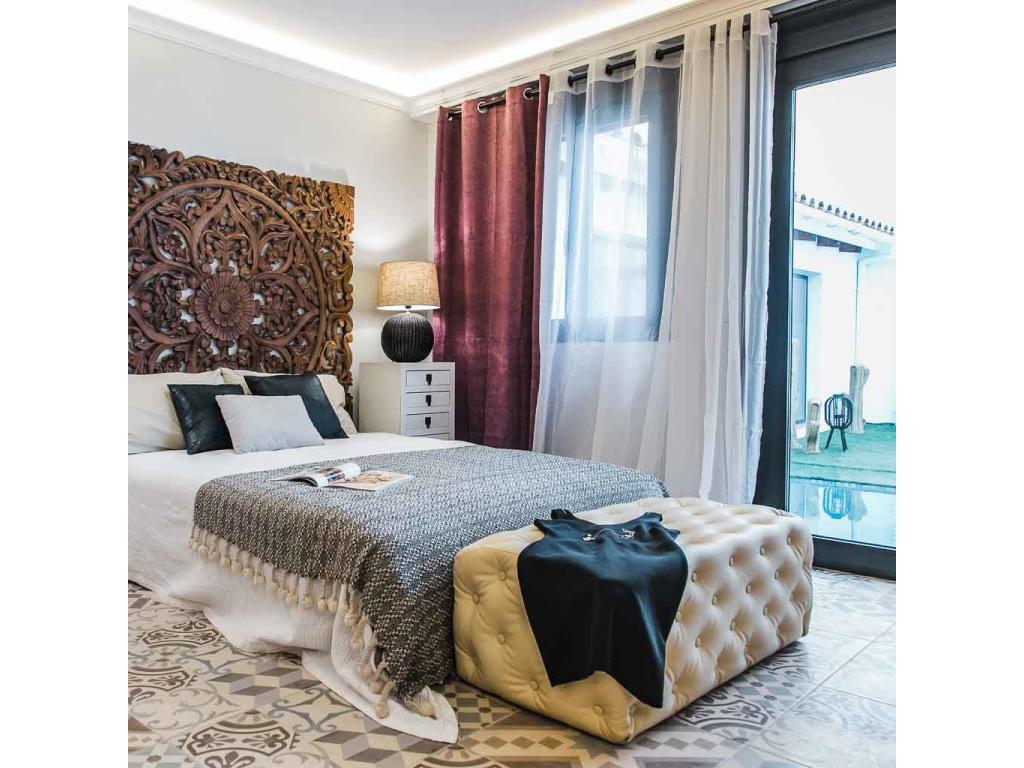 Beige Bench, 108 x 54 x 40 cm